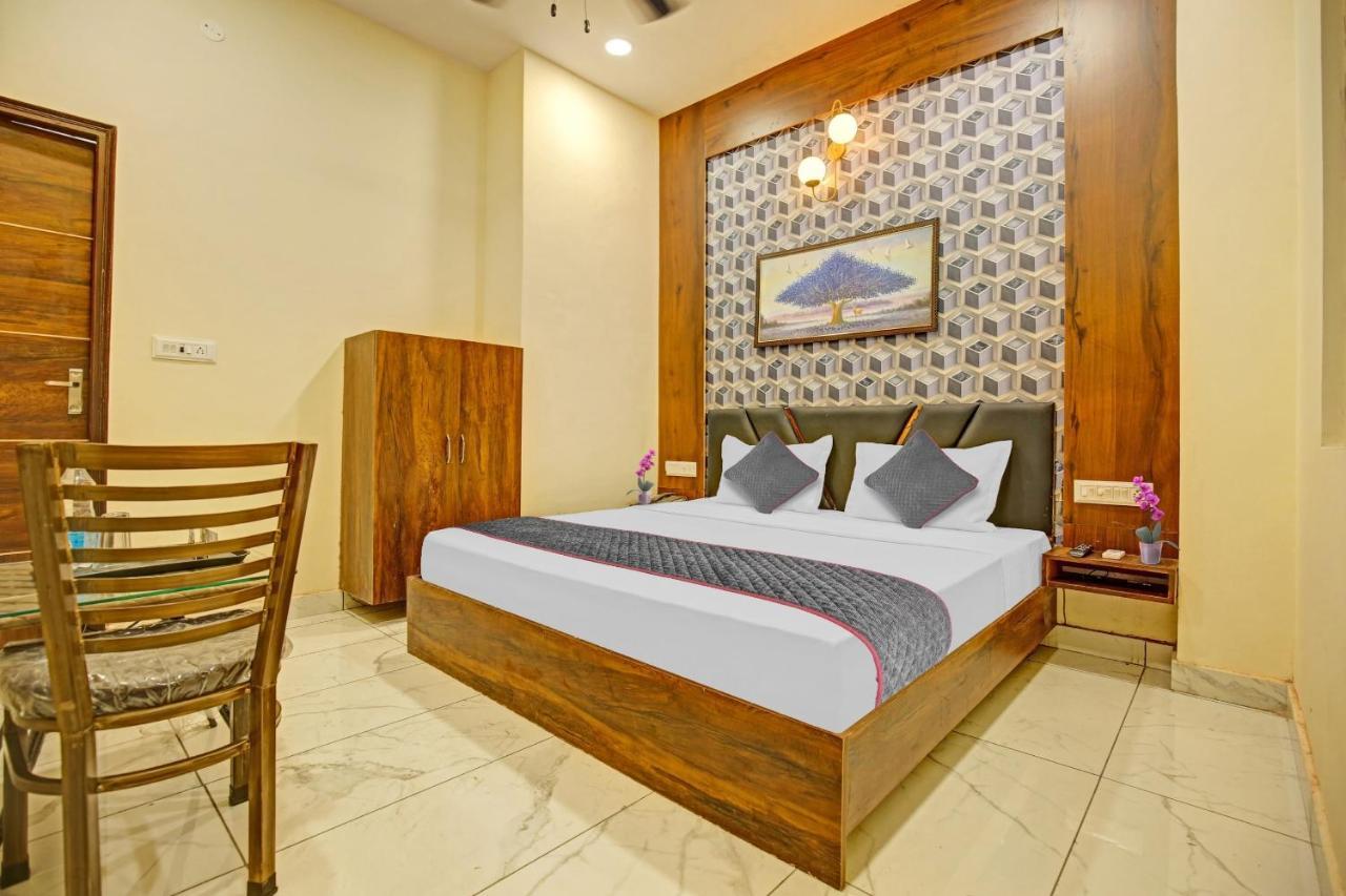 Townhouse Sky Hotell Ludhiana Eksteriør bilde